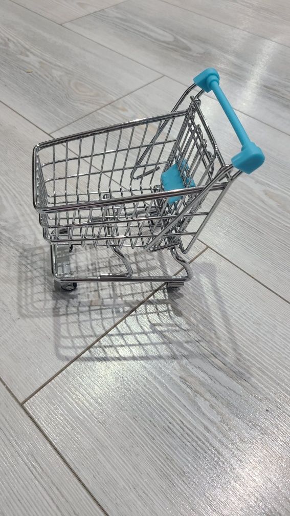 Miniaturowy wózek jak w  markecie