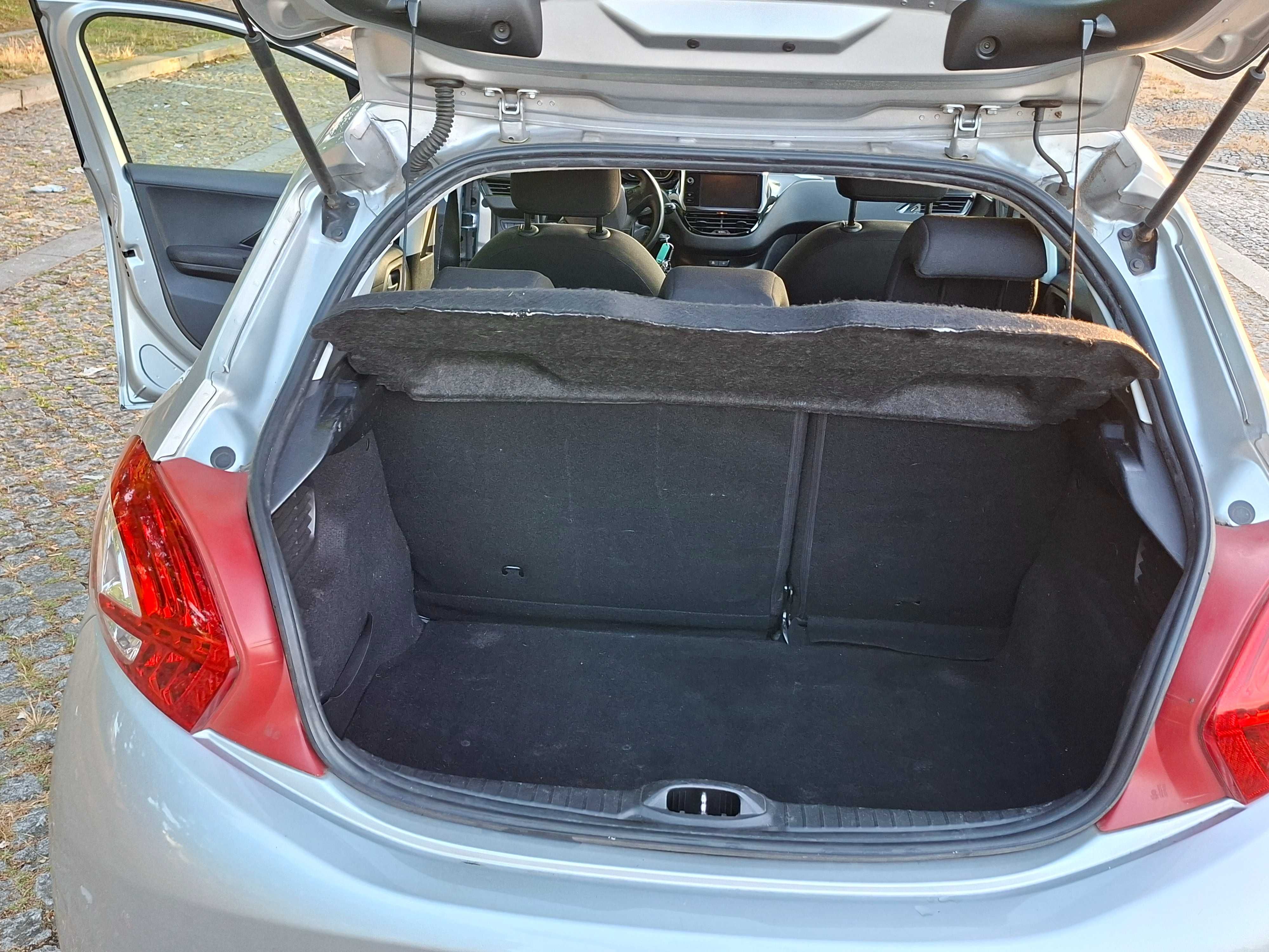 Peugeot 208 1.4 Hdi