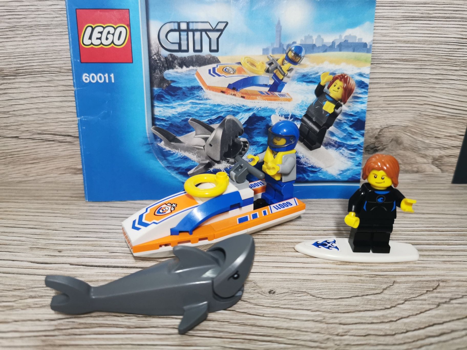 Lego City 60011 Na ratunek serferowi kompletny