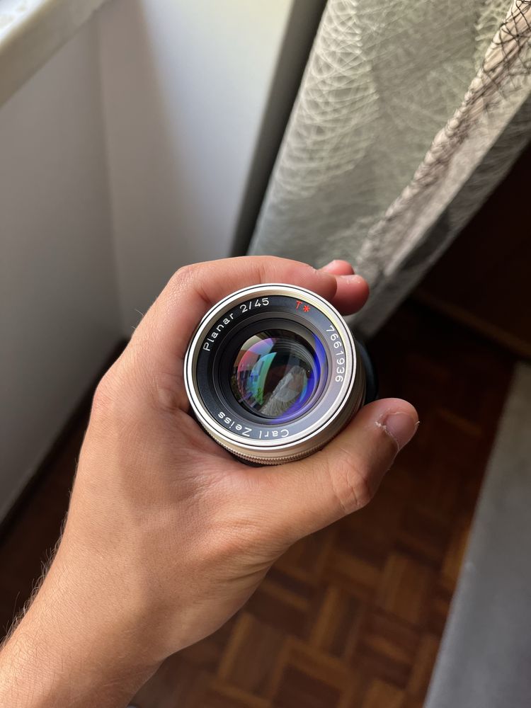 Contax Carl Zeiss Planar T* 45mm f/2 em Excelente Estado