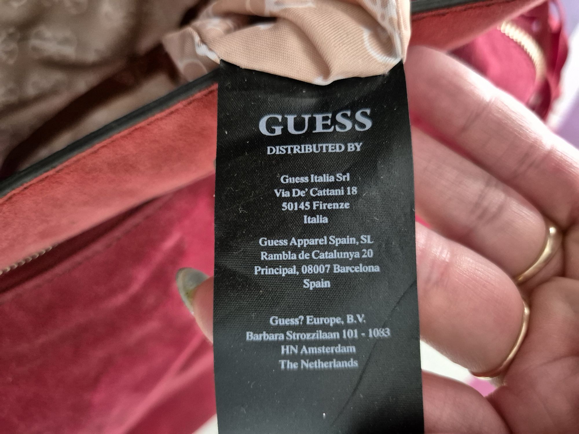 Guess torebka z fredzlami