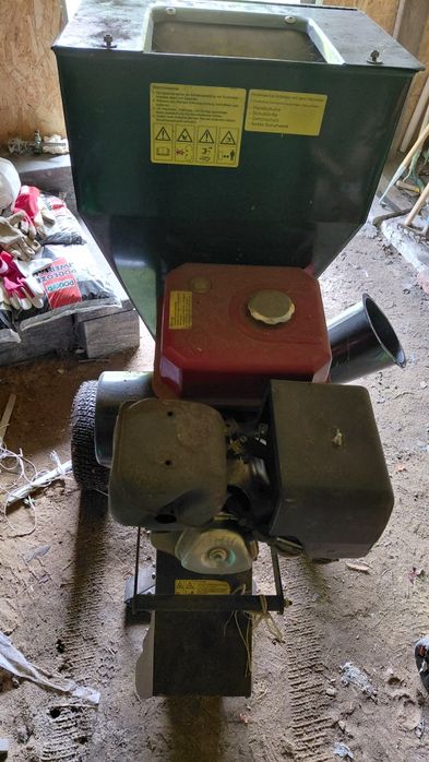 Rębak spalinowy benzyna do ogrodu