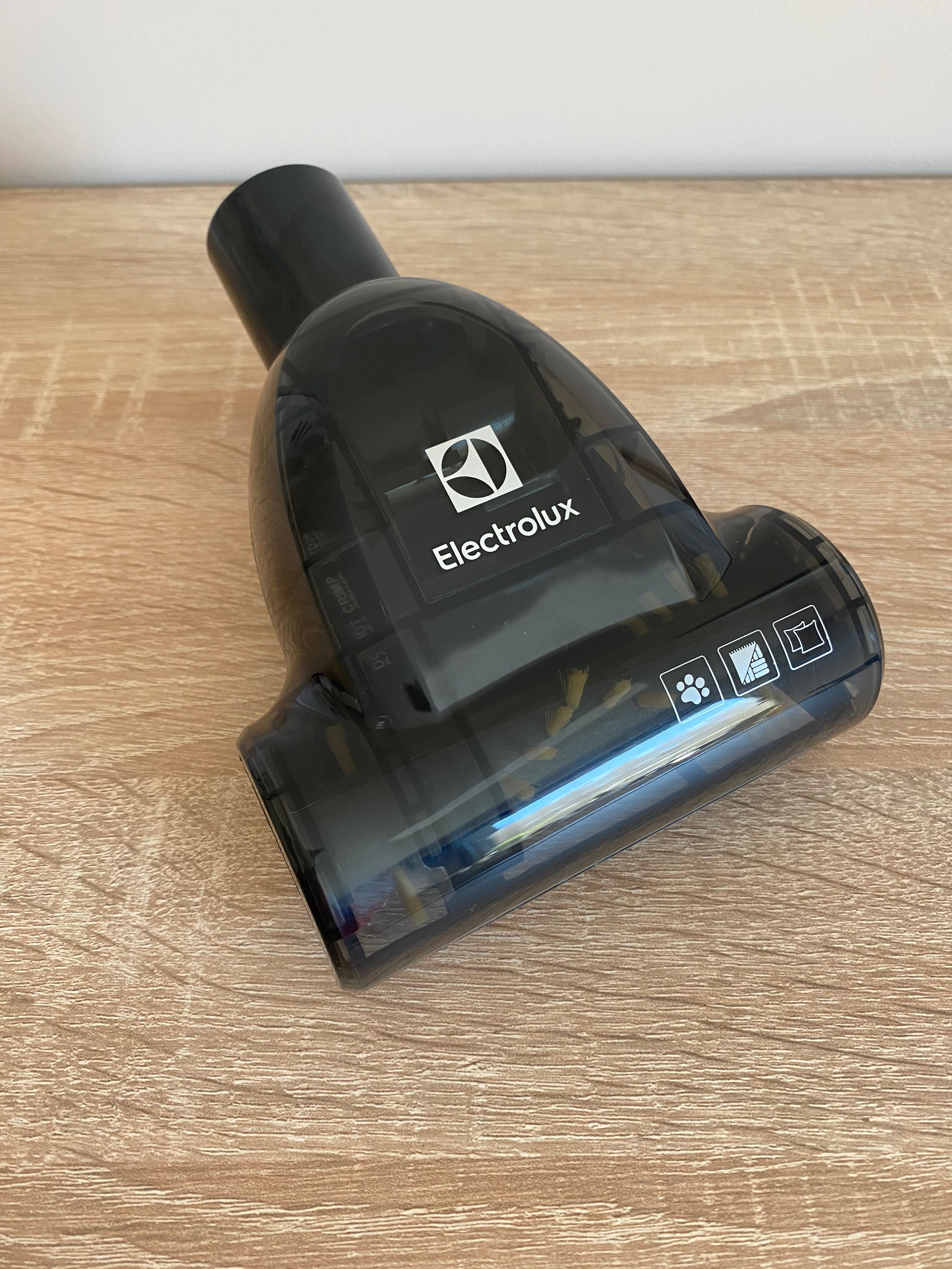 Nowa turboszczotka do odkurzacza Electrolux EEG44IGM