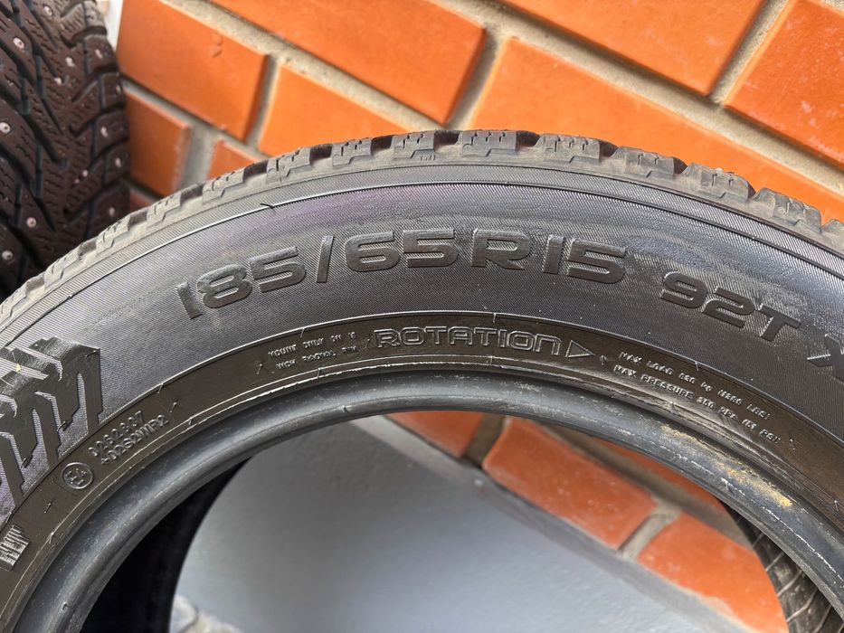 Зимняя резина шипованая Nokian Hakkapeliitta 8 шип, R15 185/65, шини