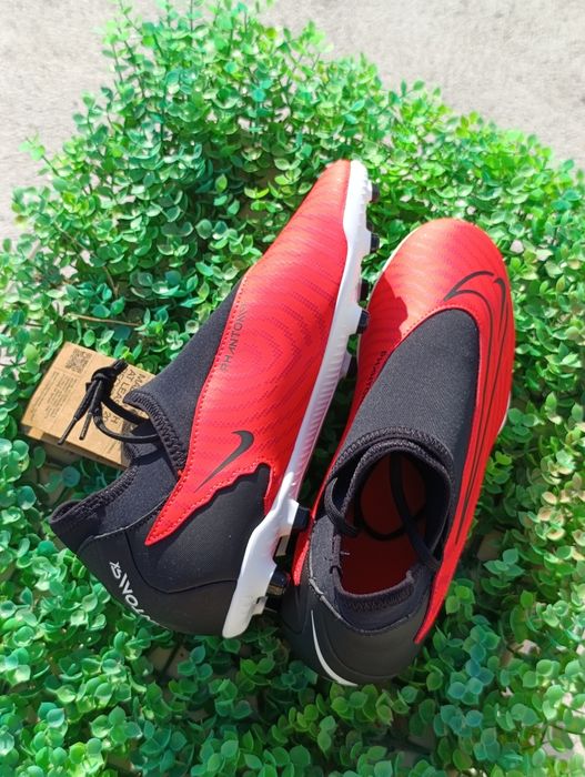 Chuteira Nike Phantom GX