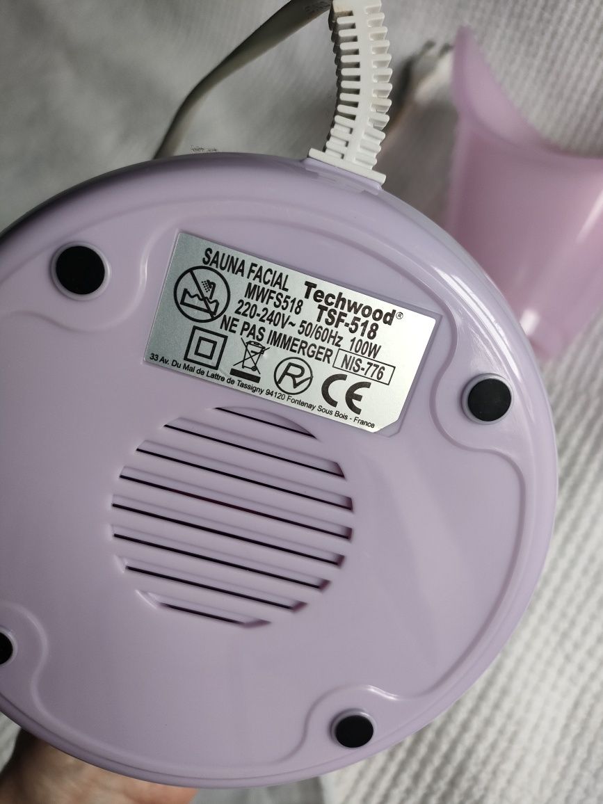 Sauna Facial Techwood TSF-518 com Função Iónica.