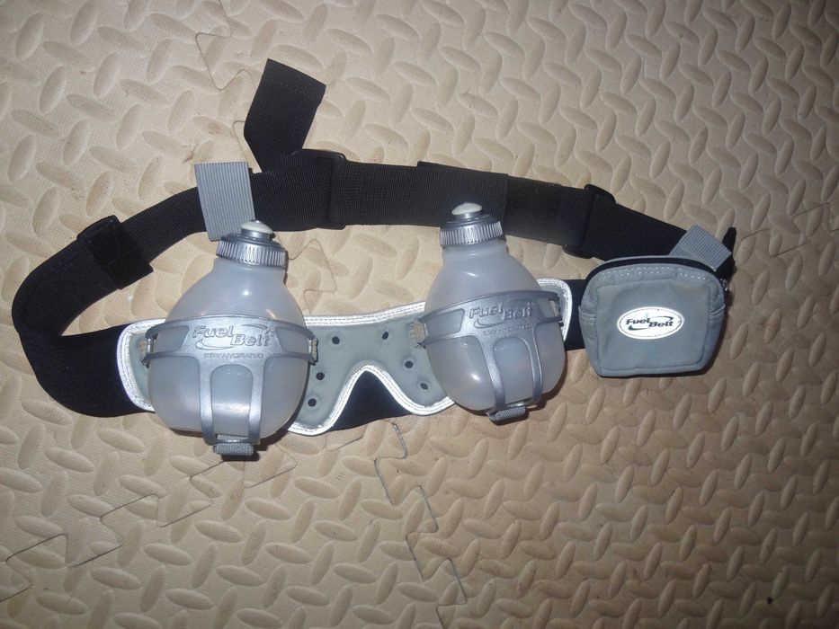 Пояс сумка для бега гидратор fuel belt.