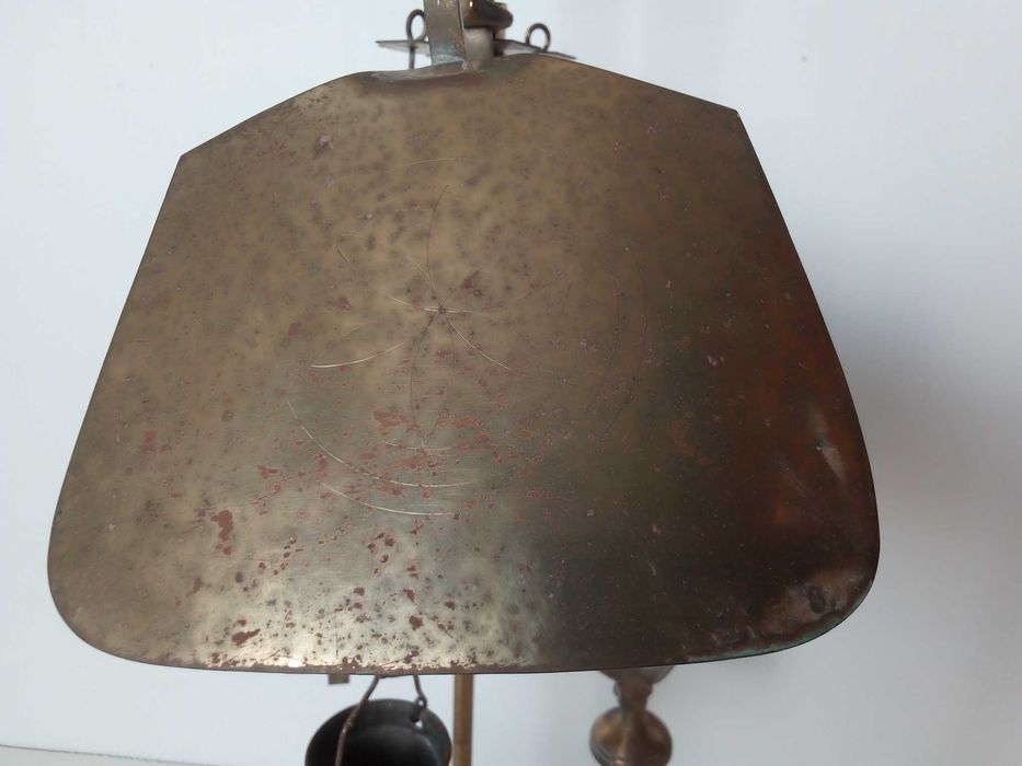 Lamparina de azeite, em latão, usada