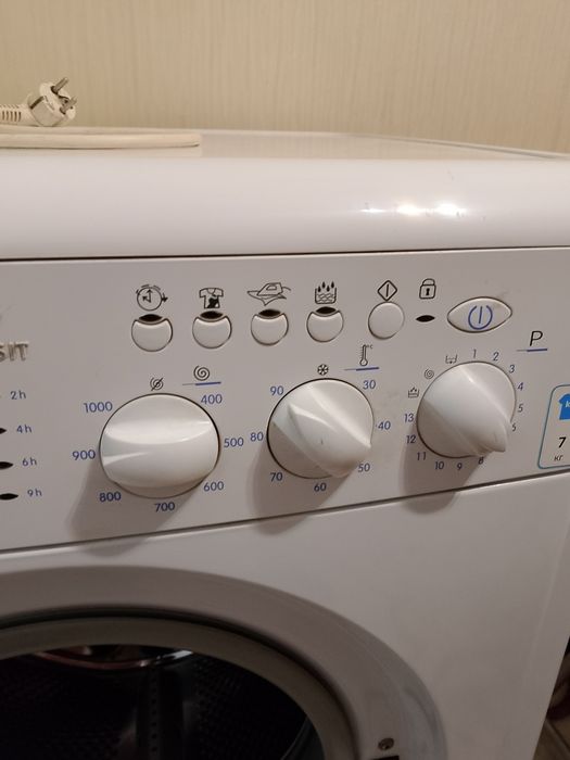 Пральна машина INDESIT WISL 105 на 7 кг.