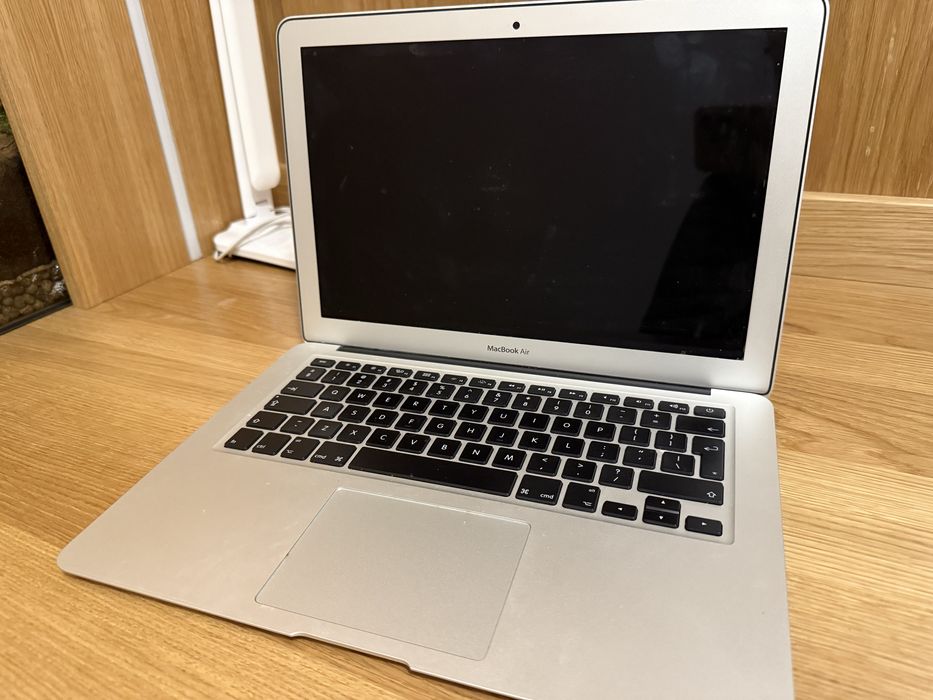 MacBook Air (A1466, 2017) 13cali