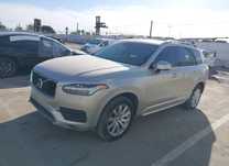 Volvo XC 90 T6 AWD Momentum z 2016 roku w drodze do Polski