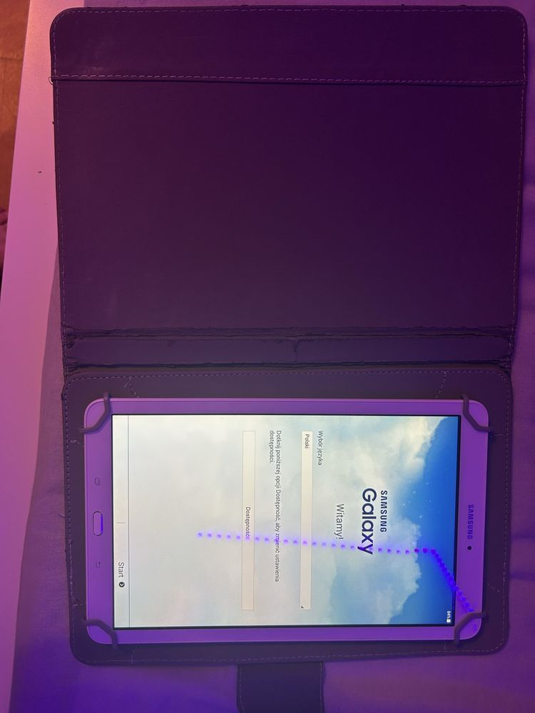 Tablet Samsung galaxy tab E + Etui minionki