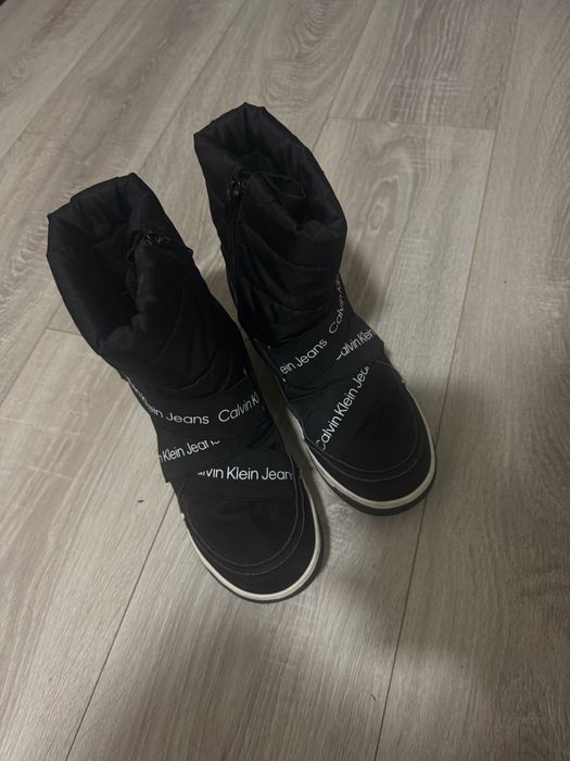 Чоботи р.34 Calvin Klein