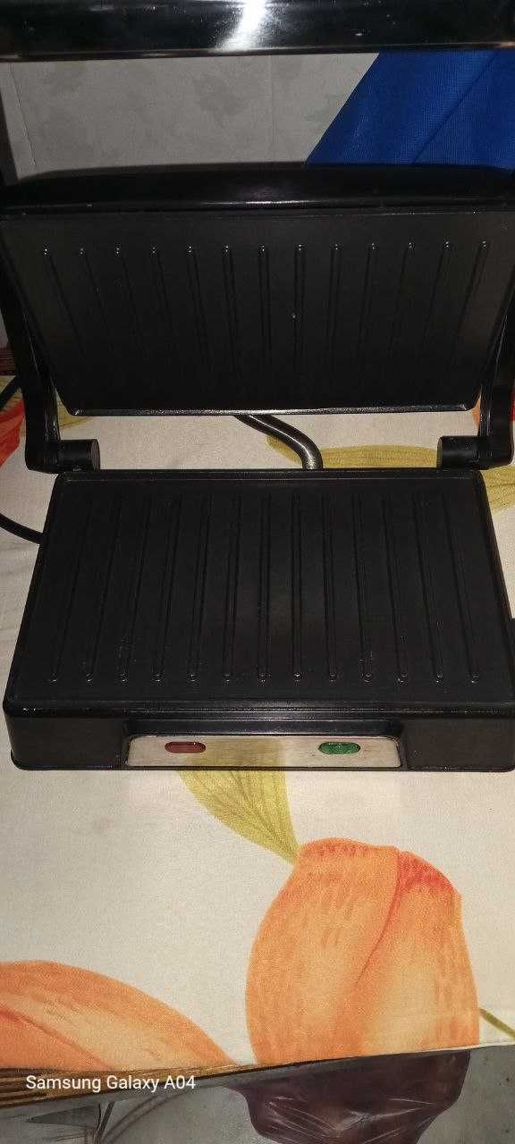 Продаю контактный гриль для приготовления сэндвичей.Tristar PD-8607