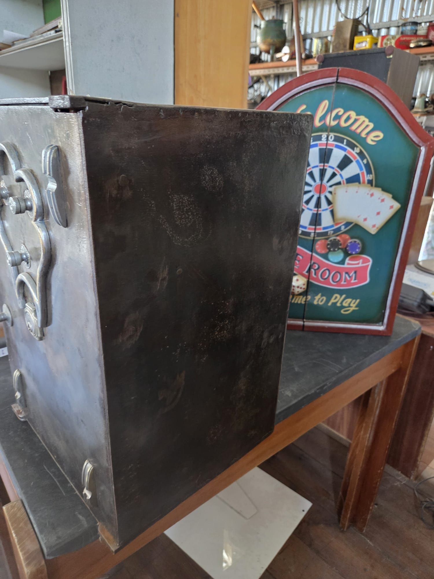 Cofre em aço, com 60 x40x50