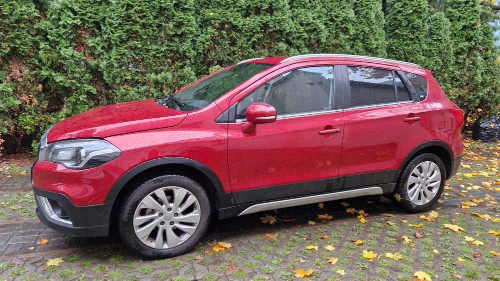 Suzuki s cross 2021r.