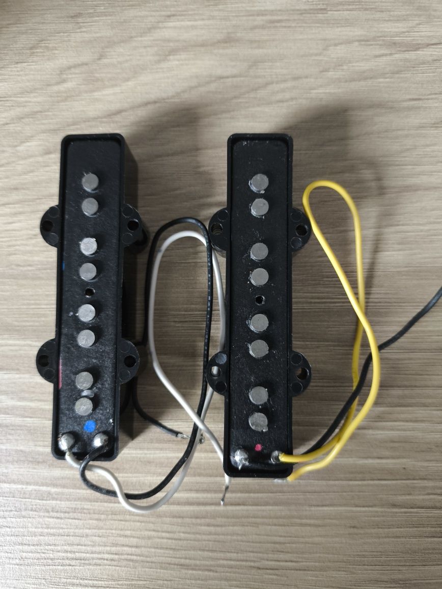 Fender V-Mod Jazz Bass pickups