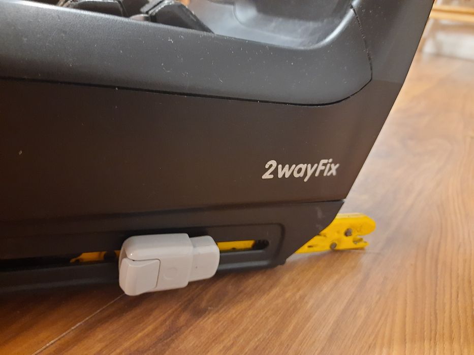 Fotelik Maxi cosi 2wayPearl  + baza 2 wayFixi