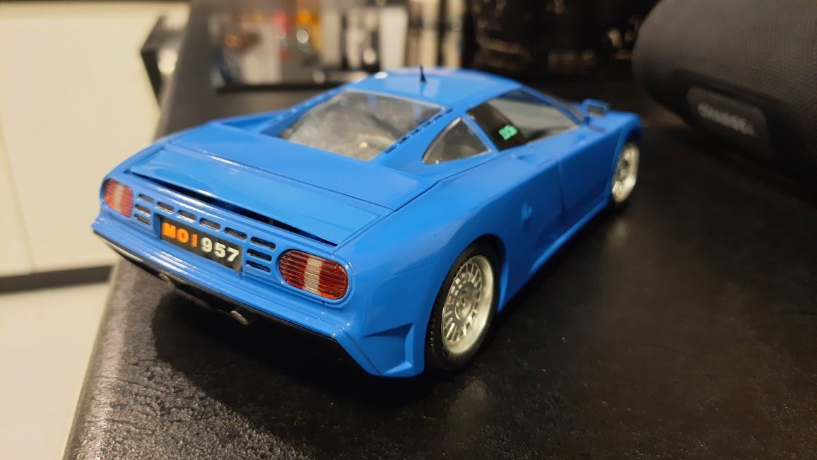 Model Bugatti EB110