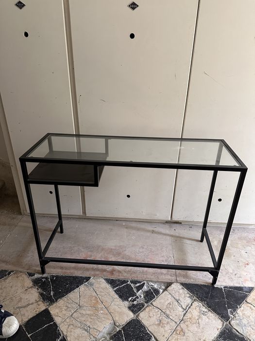 Escrivainha e mesa apoio