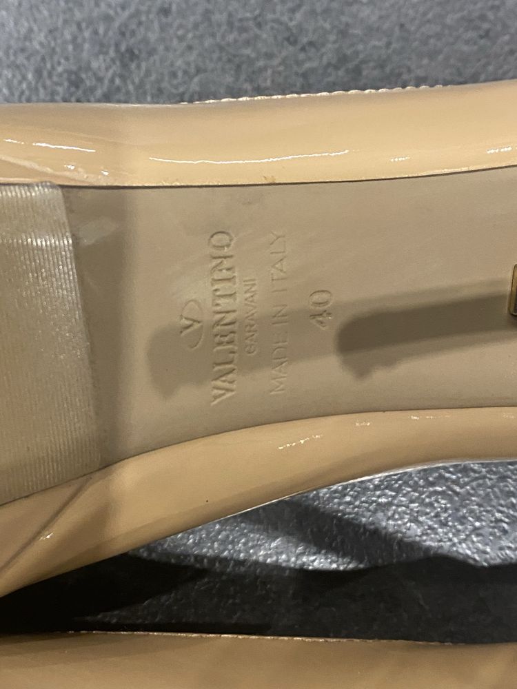 Жіночі туфлі Valentino