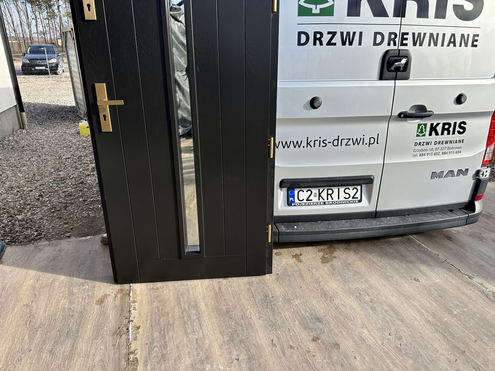 Drzwi zewnętrzne drewniane Czarne Na Wymiar czyste Powietrze Montaż