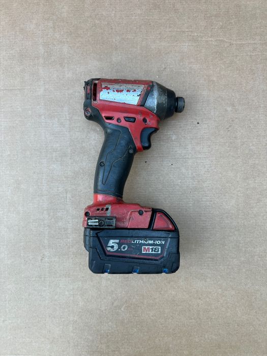 Klucz udarowy bezszczotkowy Zakrętarka Milwaukee M18 FID 18V + aku