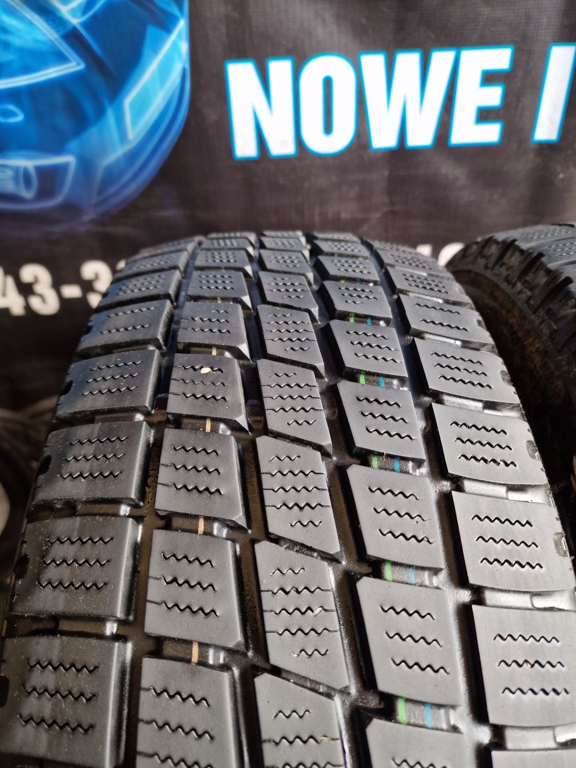 Opony zimowe 215/60/16C Toyo Bus wzmacniane Para 8.7mm