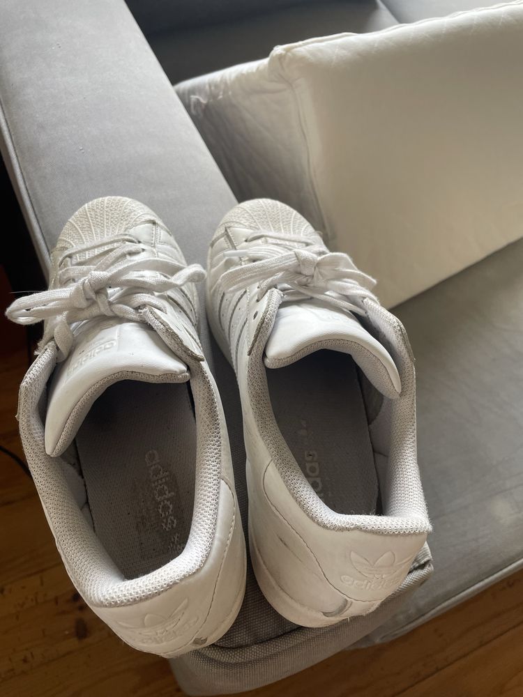 Adidas superstar brancas