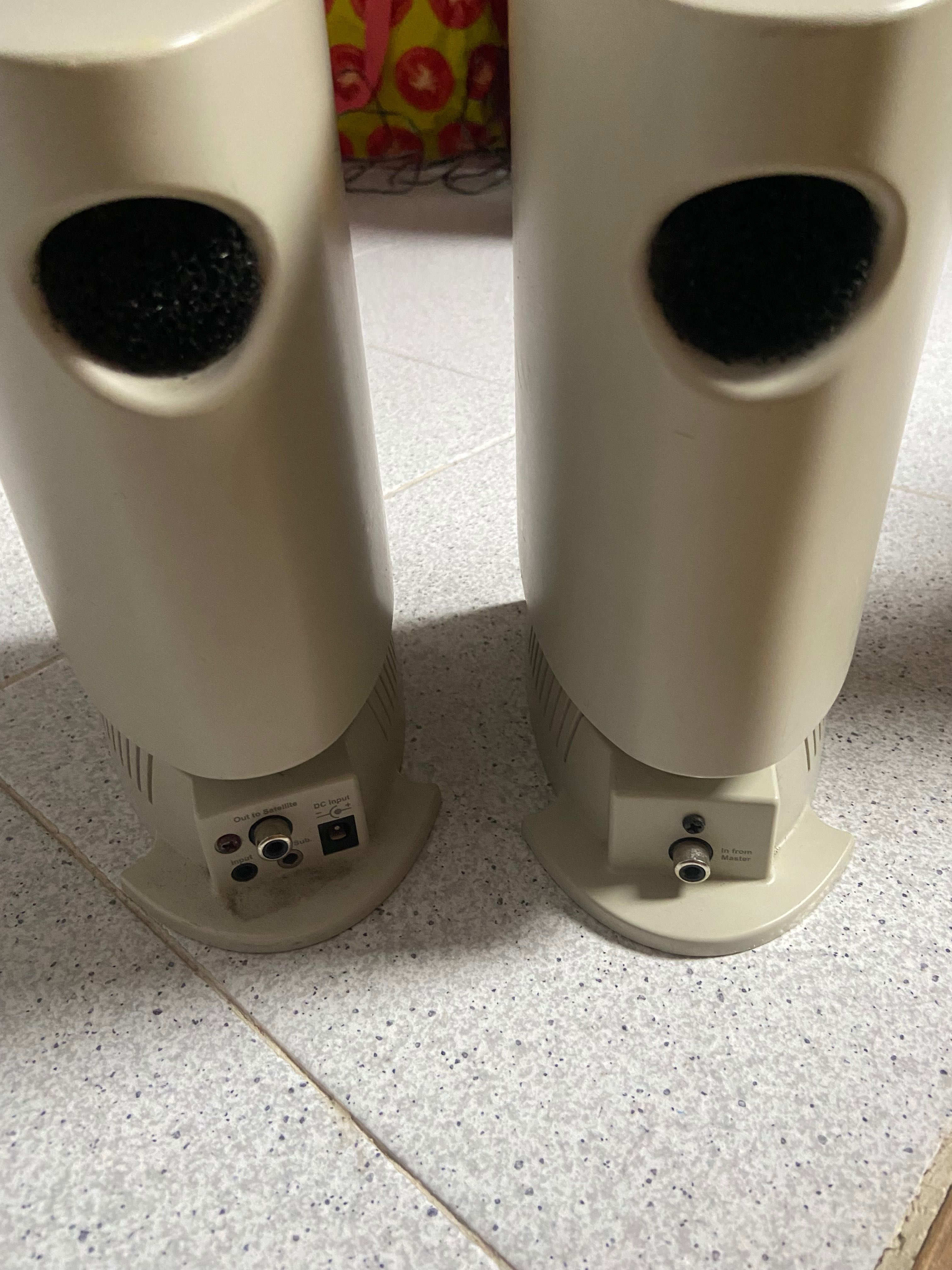 Colunas brancas JBL