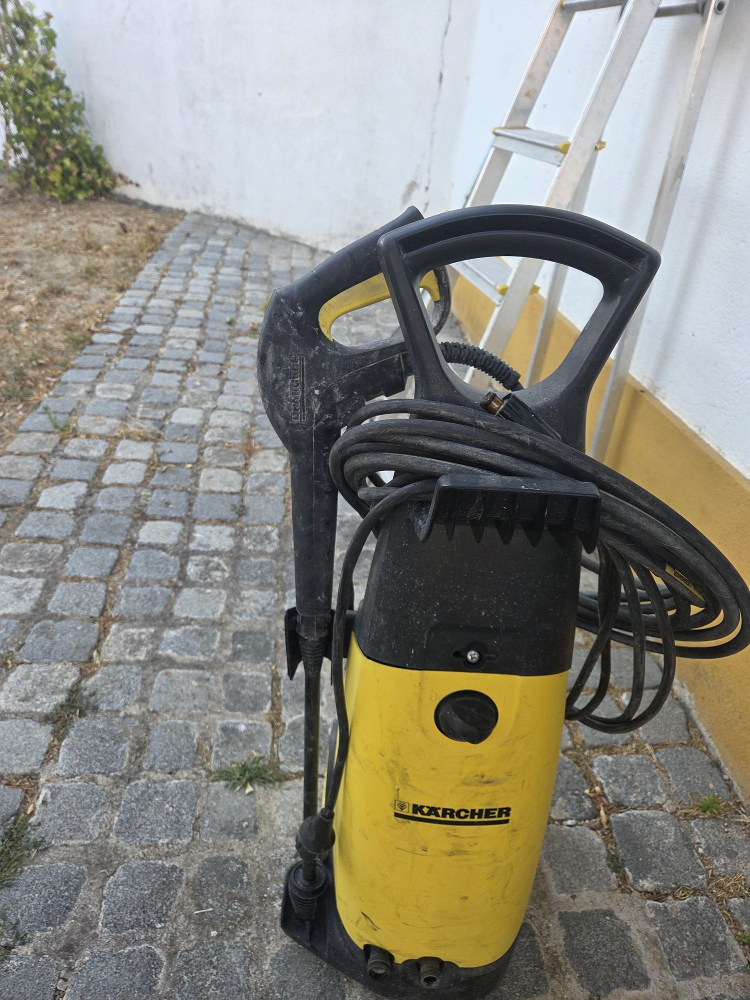 Maquina de lavar a pressão Karcher (avariada]