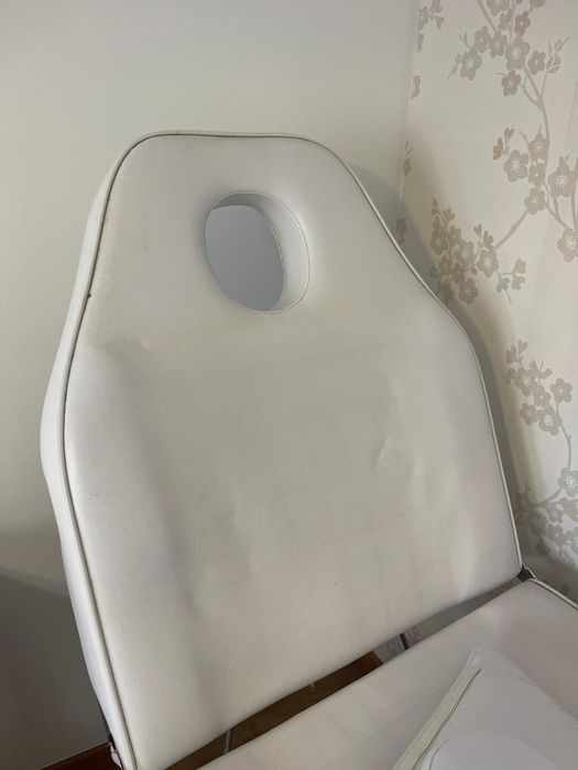 Marquesa estética com cadeira ajustável