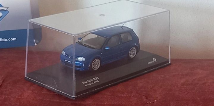 Golf R32 escala 1:43