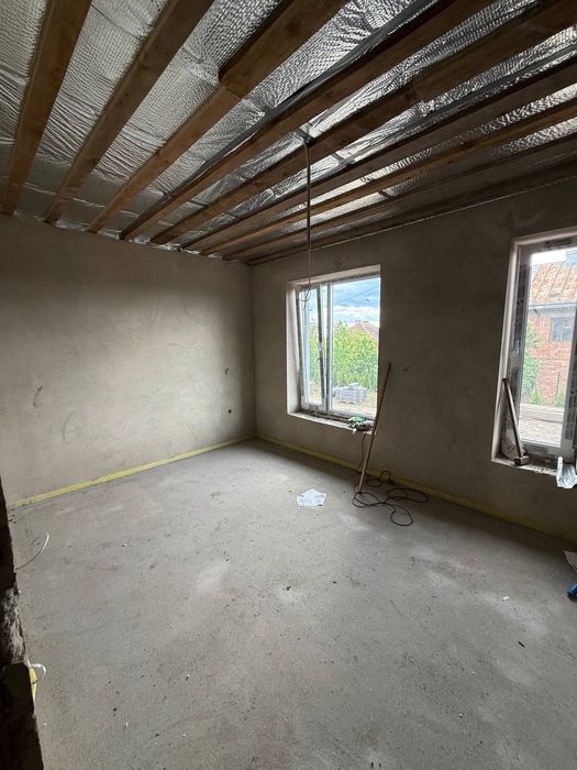 Продається новий будинок біля лісу