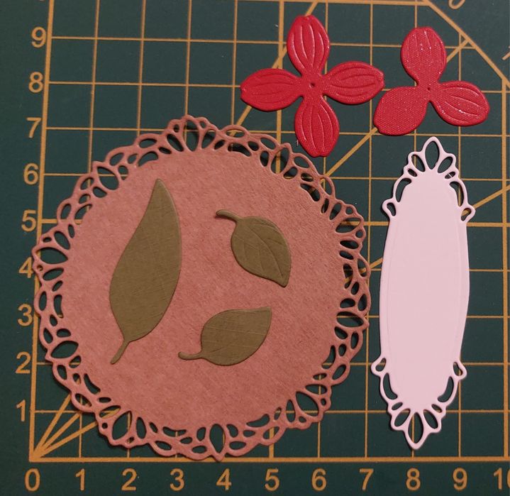 954. Wykrojnik serwetka liście kwiaty scrapbooking