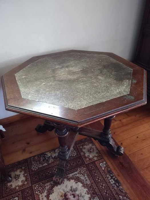 Sprzedam ośmiokątny stolik drewniany