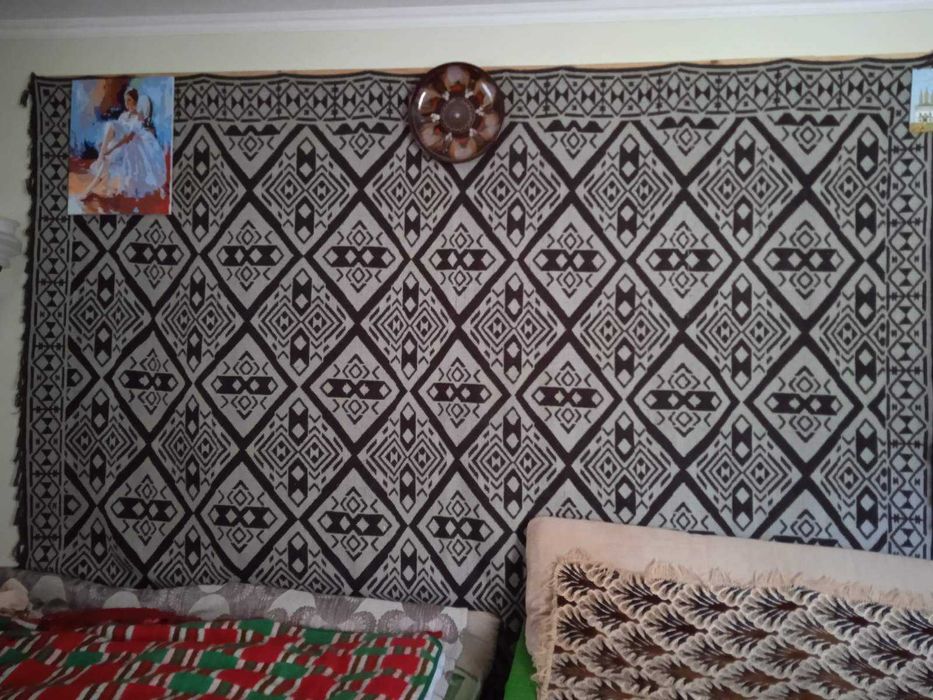 Продам Килими у гарному стані