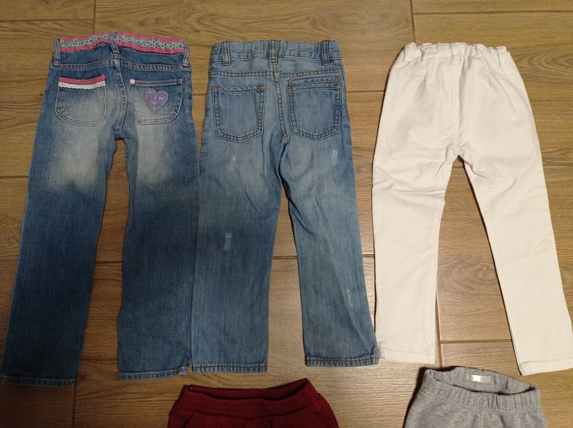 Spodnie, dżinsy, dresy 104