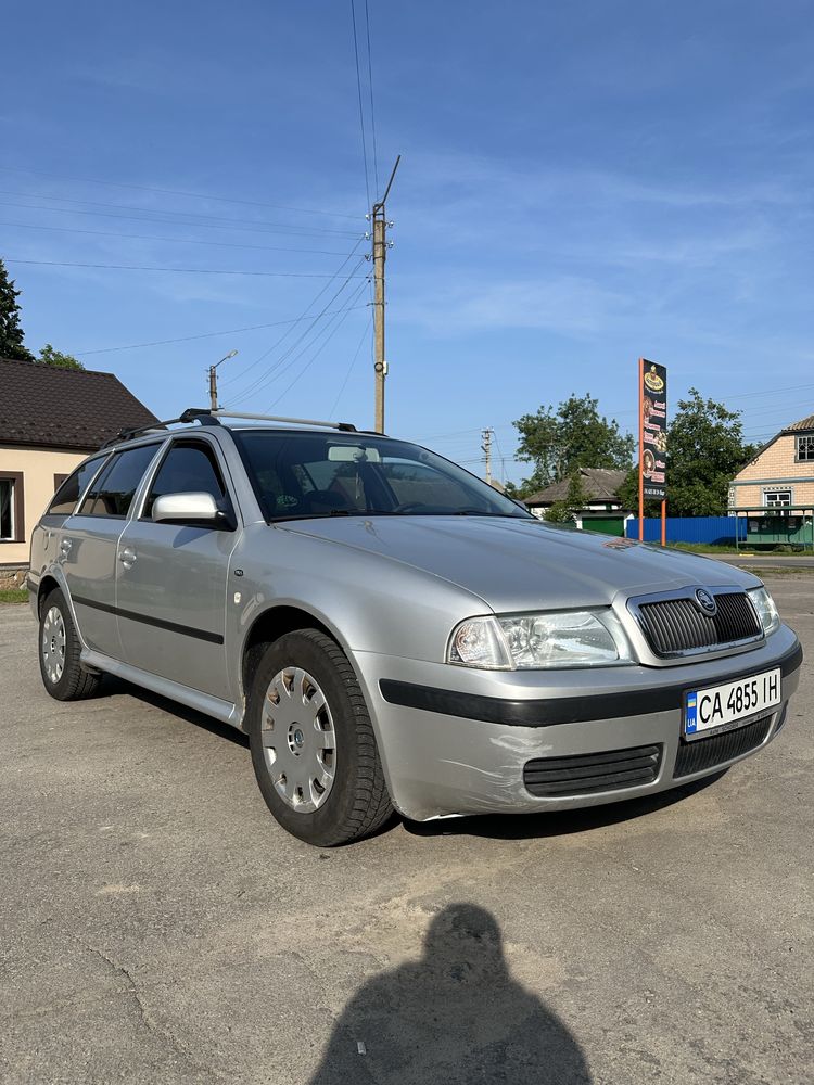Skoda octavia tour 1.6 бензин 2003 р