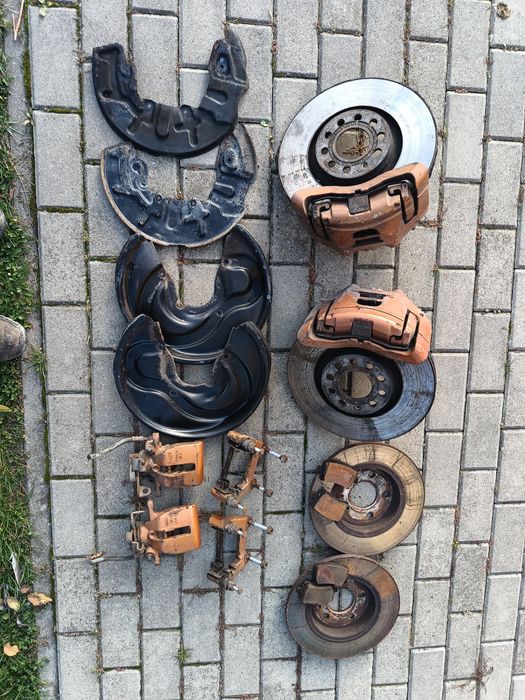 SWAP Hamulce 320 przód 288 tył Audi A4 B6 B7 zaciski tarcze jarzma