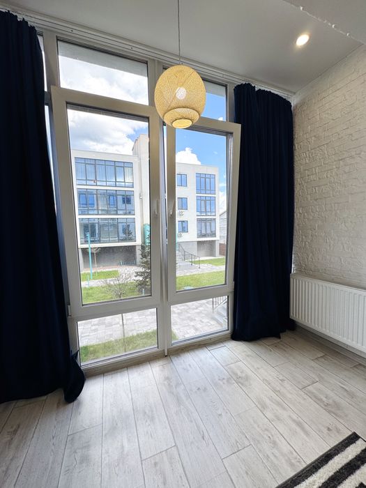 Однокімнатна з ремонтом та меблями