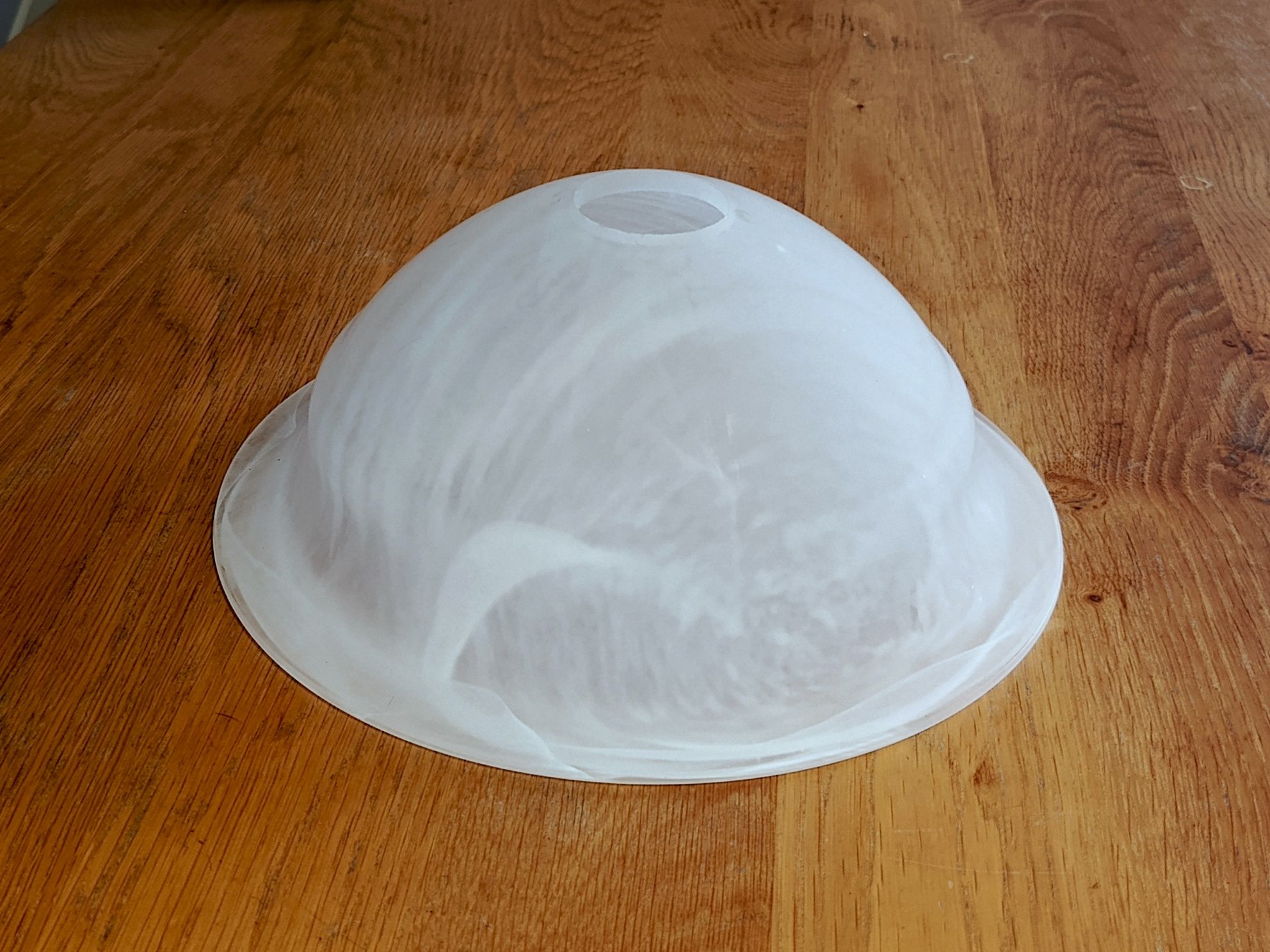 Szklany klosz do lampy wiszącej