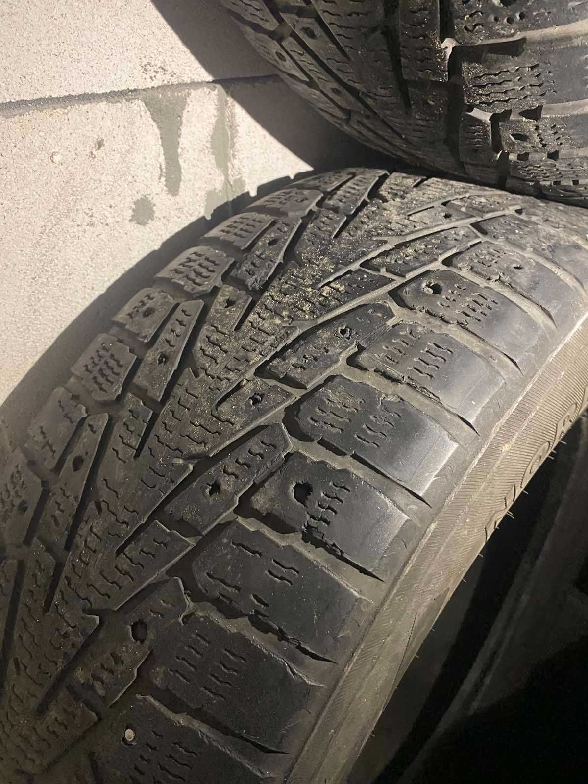 Шини зимові 235/75 R16 - 2шт. Стан хороший.