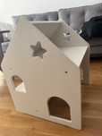 Domek+stolik edukacyjny+deska do kredy
