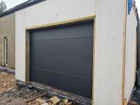 Brama segmentowa 2500x2200 RAL 7016 z napędem ROGER C40