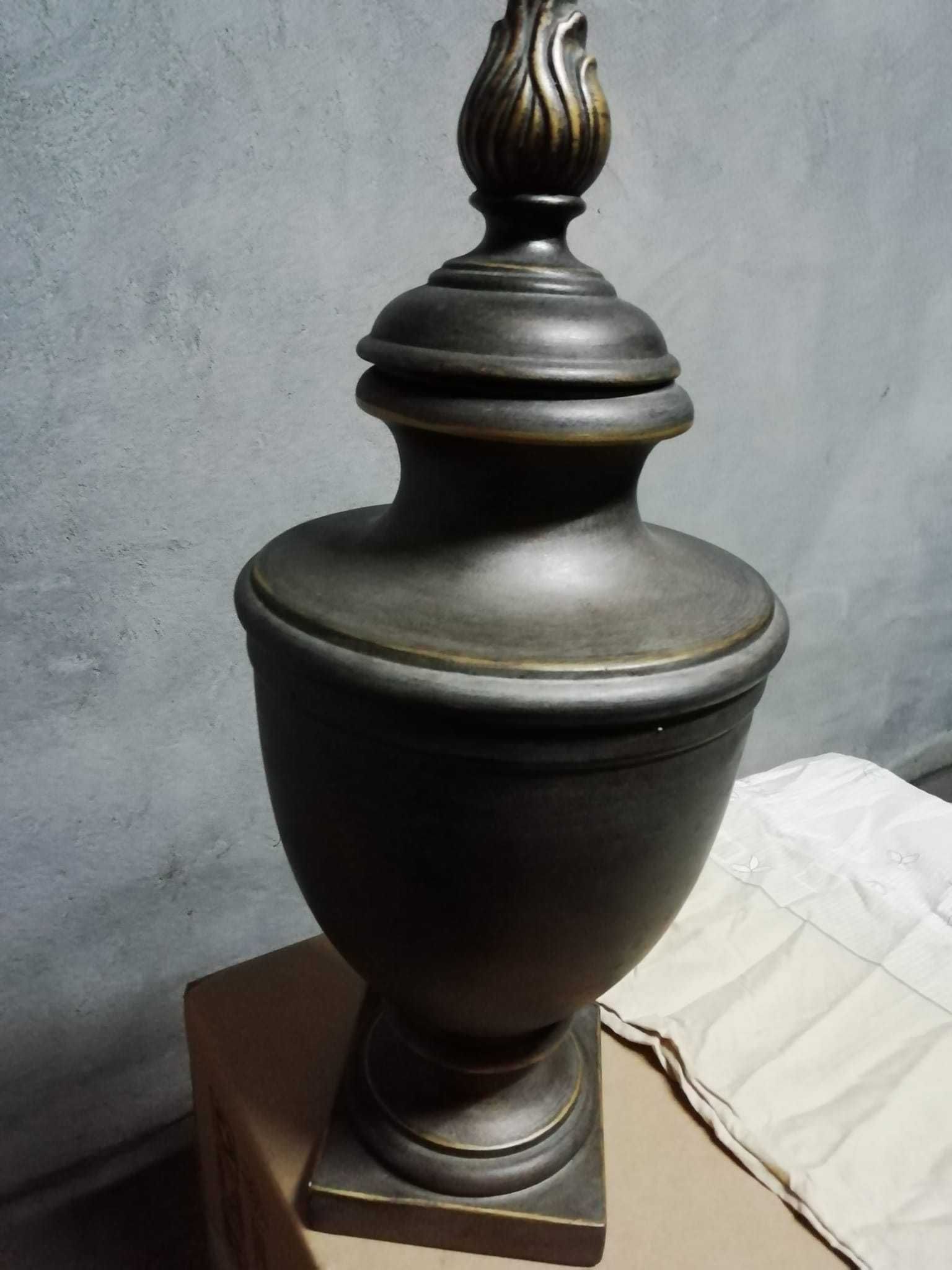 Jarra com tampa.aceita-se melhor oferta