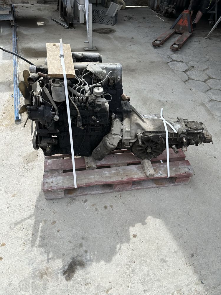 Silnik Mercedes kaczka 2,5
