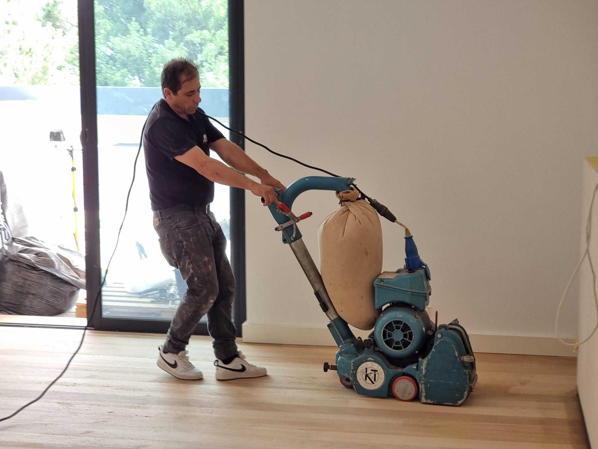 Renovamos o Seu Chão, Valorizamos o Seu Espaço!