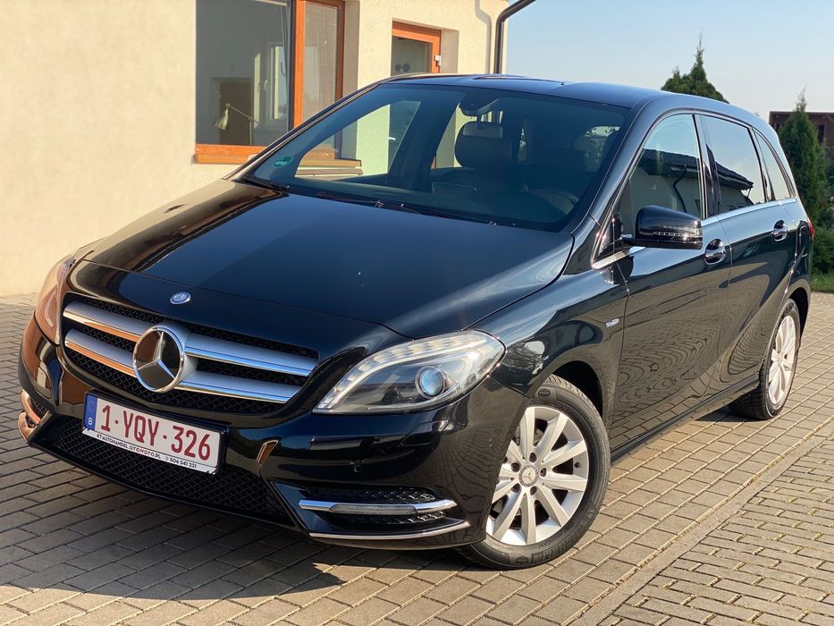 Mercedes-Benz Klasa B LEDY / BIXENON / Skóra / NAVI / HARMAN / Czarny Sufit