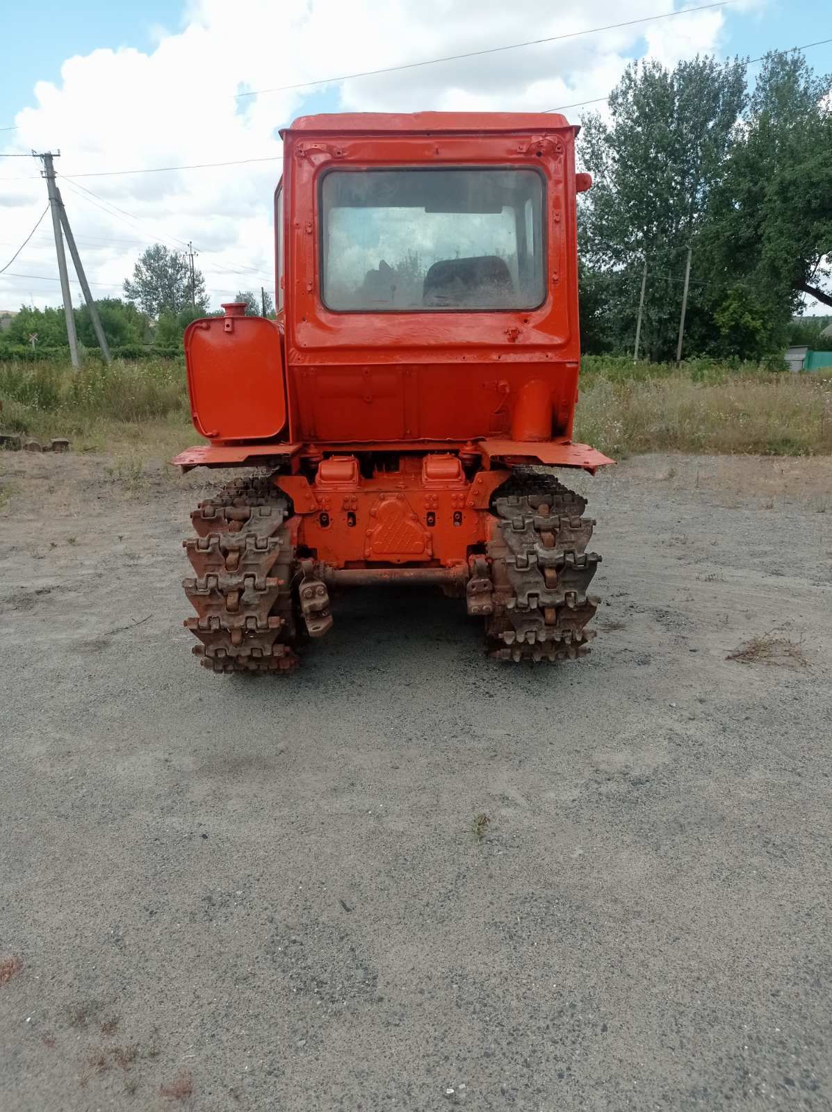 Продам гусеничный трактор ДТ-75, собран в 2013 году.